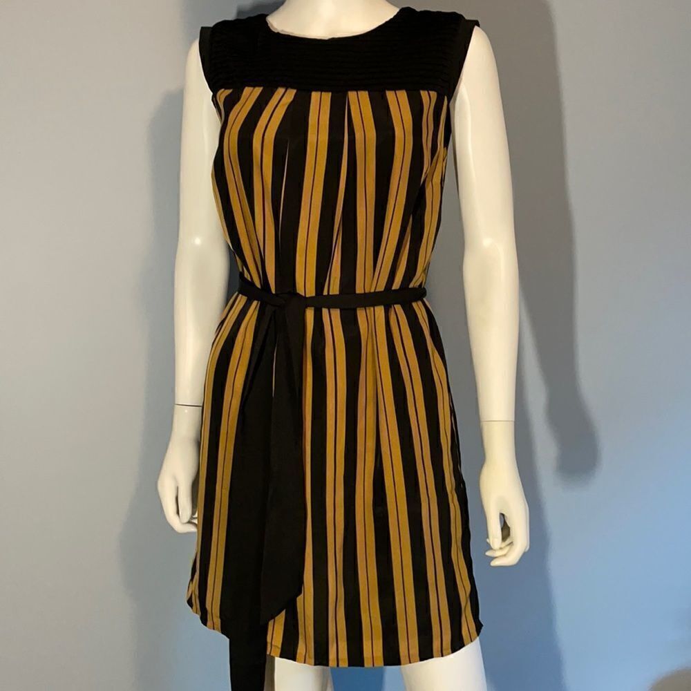 Darling
Dress Small Slip-On Tie Belt